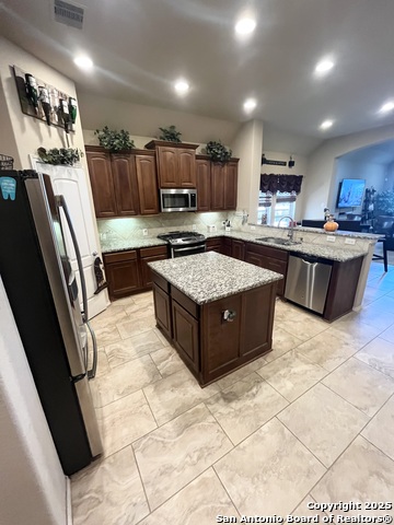 Image 13 of 24 For 8714 White Crown