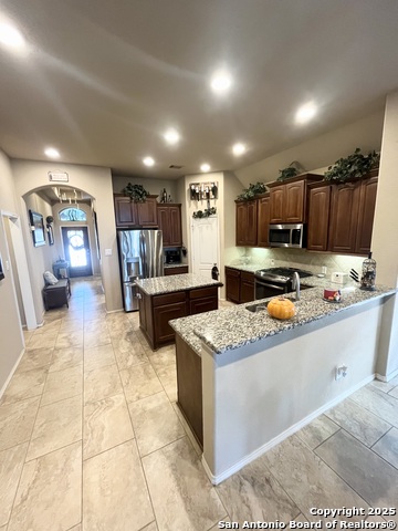 Image 15 of 24 For 8714 White Crown