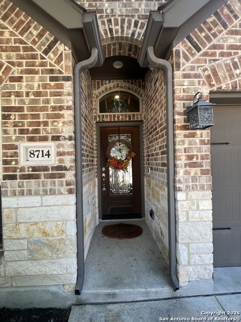 Image 6 of 24 For 8714 White Crown