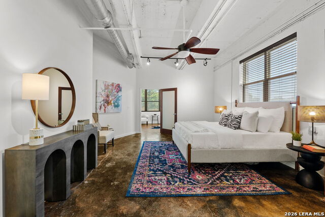 Image 16 of 32 For 1339 Flores St S 202