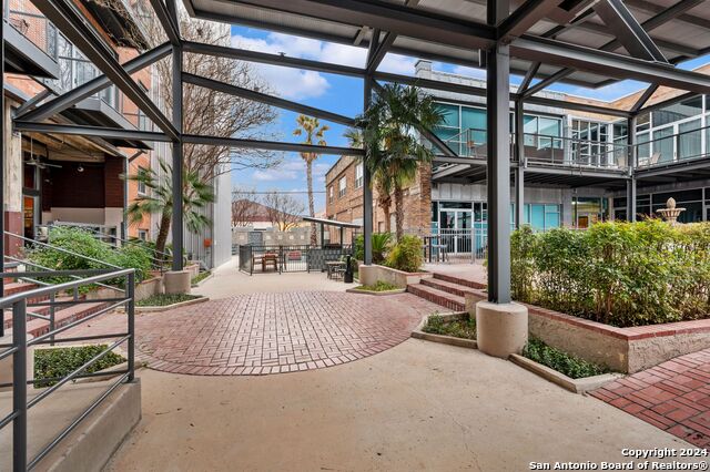 Image 24 of 32 For 1339 Flores St S 202