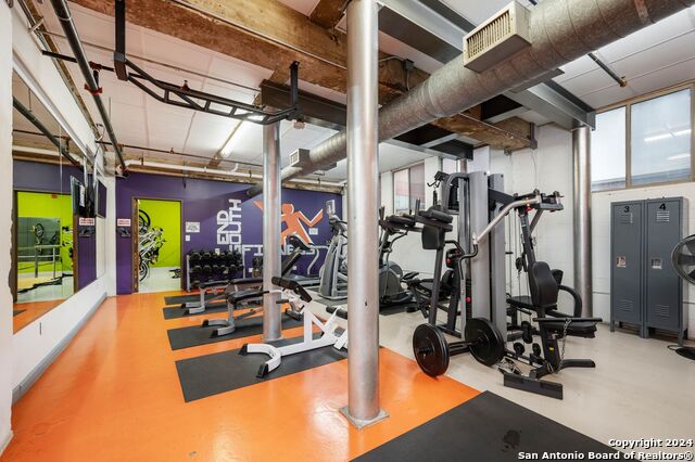 Image 26 of 32 For 1339 Flores St S 202