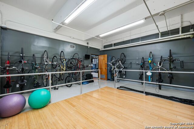 Image 27 of 32 For 1339 Flores St S 202