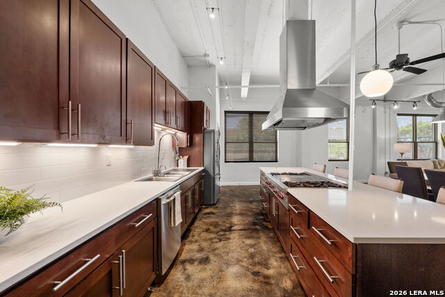 Image 6 of 32 For 1339 Flores St S 202