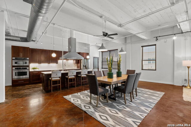 Image 9 of 32 For 1339 Flores St S 202