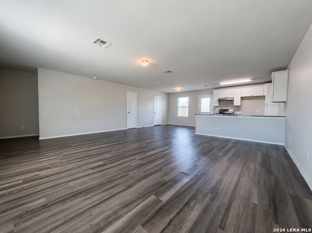 Image 3 of 15 For 210 Expedition Way