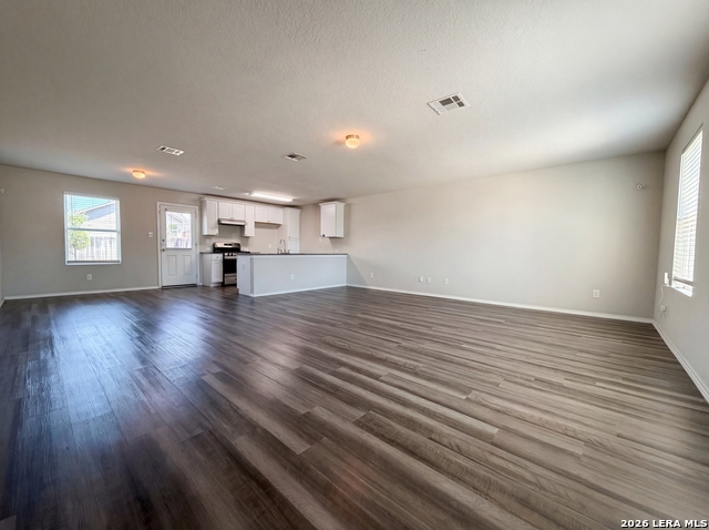 Image 8 of 15 For 210 Expedition Way