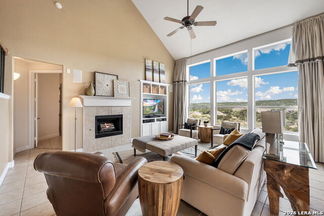 Image 4 of 51 For 13039 Walking Horse