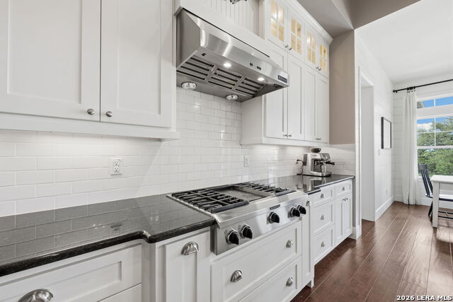 Listing photo id 9 for 1058 Provence