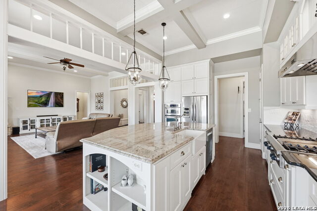 Listing photo id 10 for 1058 Provence