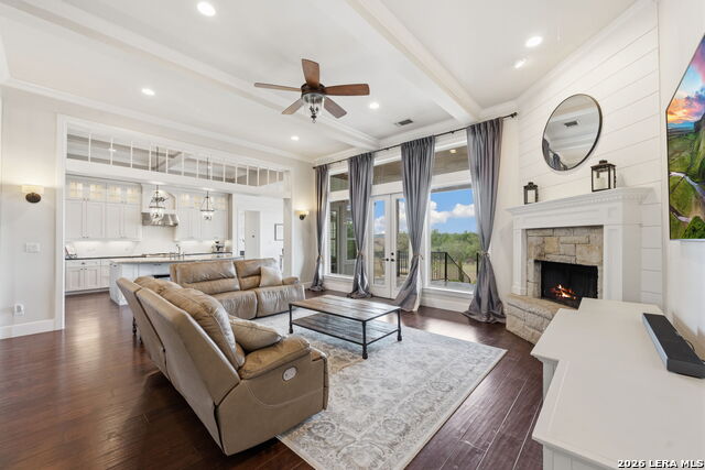 Listing photo id 13 for 1058 Provence