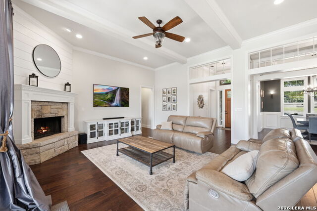 Listing photo id 15 for 1058 Provence