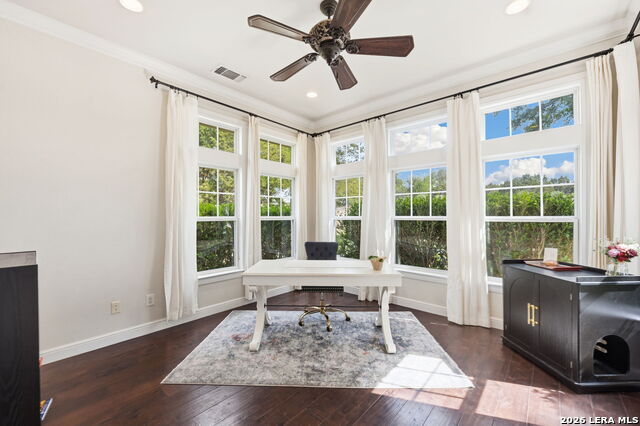 Listing photo id 28 for 1058 Provence