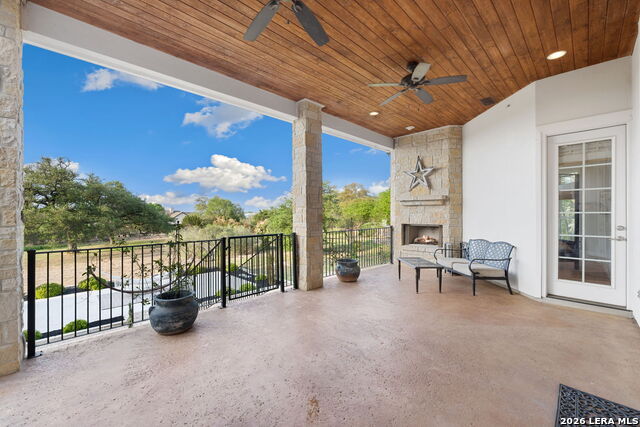 Listing photo id 33 for 1058 Provence