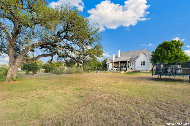 Listing photo id 37 for 1058 Provence