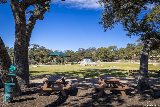 Listing photo id 47 for 1058 Provence