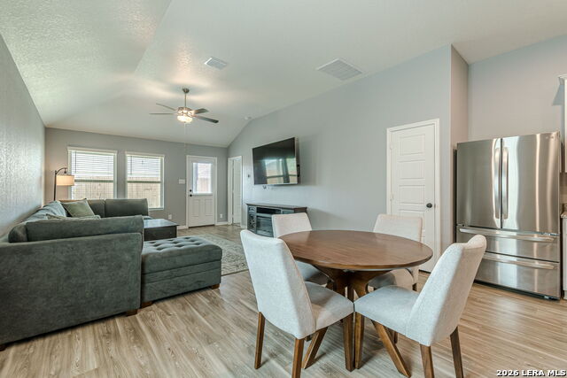 Image 13 of 42 For 519 Indian Blossom