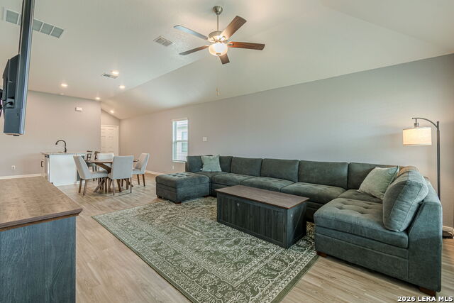 Image 17 of 42 For 519 Indian Blossom