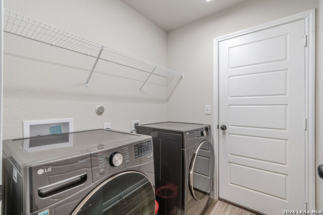 Image 29 of 42 For 519 Indian Blossom