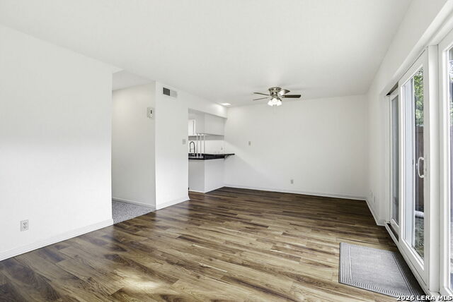 Image 10 of 30 For 626 Strings Dr  59