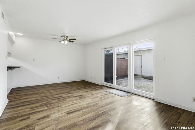 Image 11 of 30 For 626 Strings Dr  59