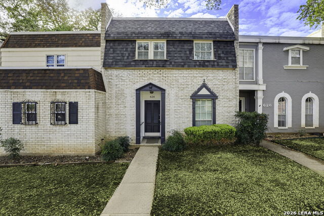 Image 2 of 30 For 626 Strings Dr  59