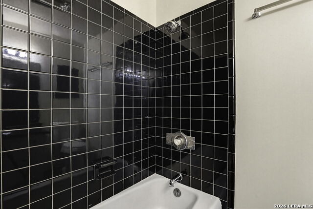 Image 24 of 30 For 626 Strings Dr  59