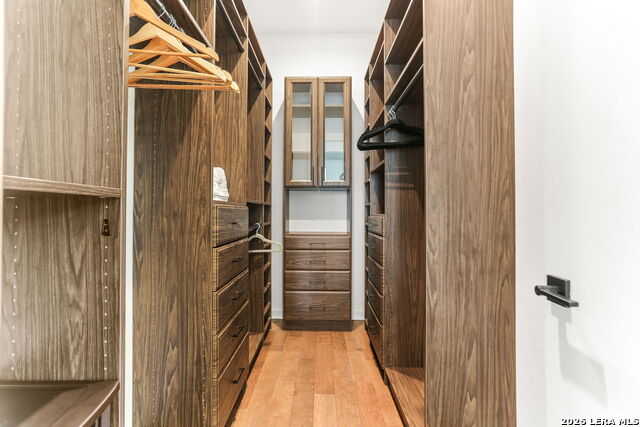 Image 16 of 23 For 1641 Center St N