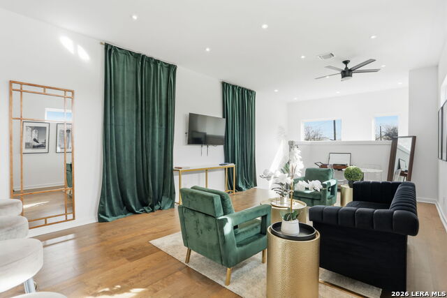 Image 2 of 23 For 1641 Center St N