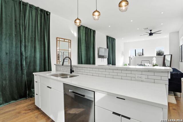 Image 5 of 23 For 1641 Center St N