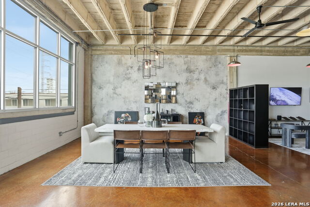 Image 11 of 32 For 1331 S Flores St  212