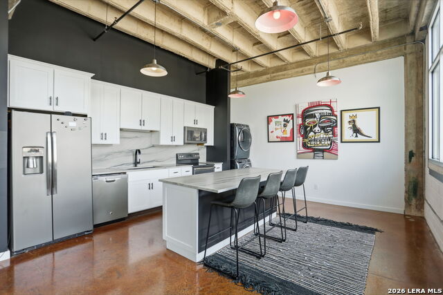 Image 14 of 32 For 1331 S Flores St  212