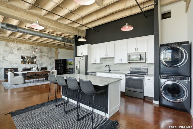 Image 15 of 32 For 1331 S Flores St  212