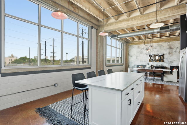 Image 17 of 32 For 1331 S Flores St  212