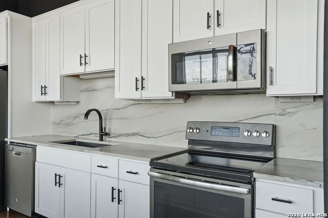 Image 18 of 32 For 1331 S Flores St  212