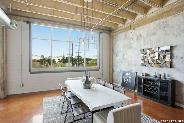 Image 7 of 32 For 1331 S Flores St  212