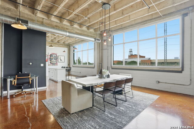 Image 8 of 32 For 1331 S Flores St  212