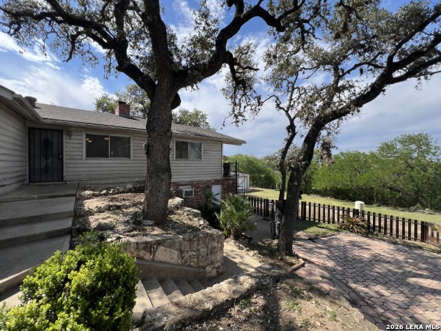 Listing photo id 14 for 10267 Mount Crosby