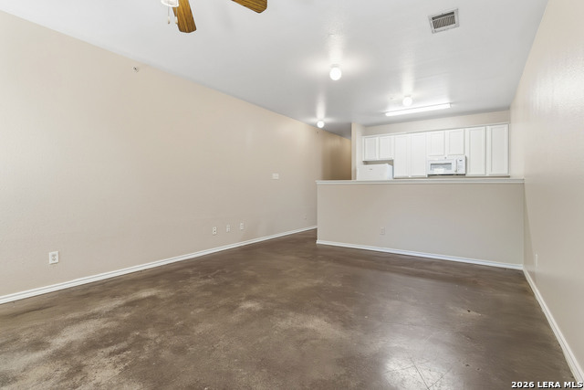 Listing photo id 4 for 10718 Mathom Landing