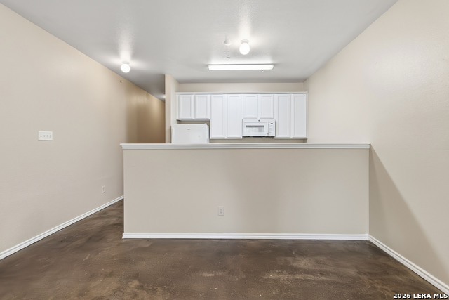 Listing photo id 5 for 10718 Mathom Landing