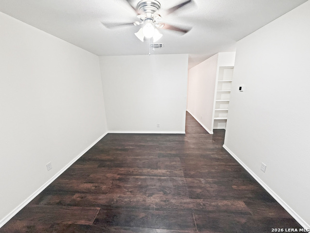 Image 2 of 11 For 5215 Village Haven