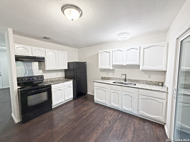 Image 4 of 11 For 5215 Village Haven