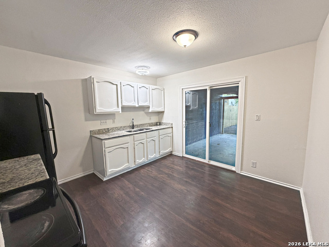 Image 5 of 11 For 5215 Village Haven