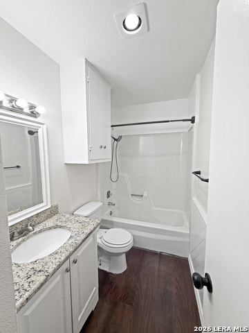 Image 6 of 11 For 5215 Village Haven