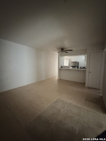 Image 3 of 7 For 153 Baylor E 3