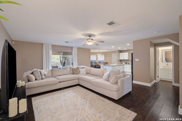 Image 6 of 30 For 415 Bluegrass Crk