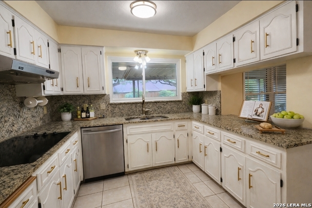 Image 10 of 24 For 1523 Periwinkle St