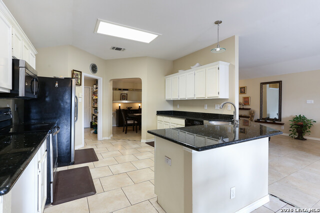 Image 12 of 26 For 5858 Creekway