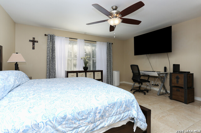 Image 15 of 26 For 5858 Creekway