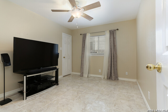 Image 18 of 26 For 5858 Creekway